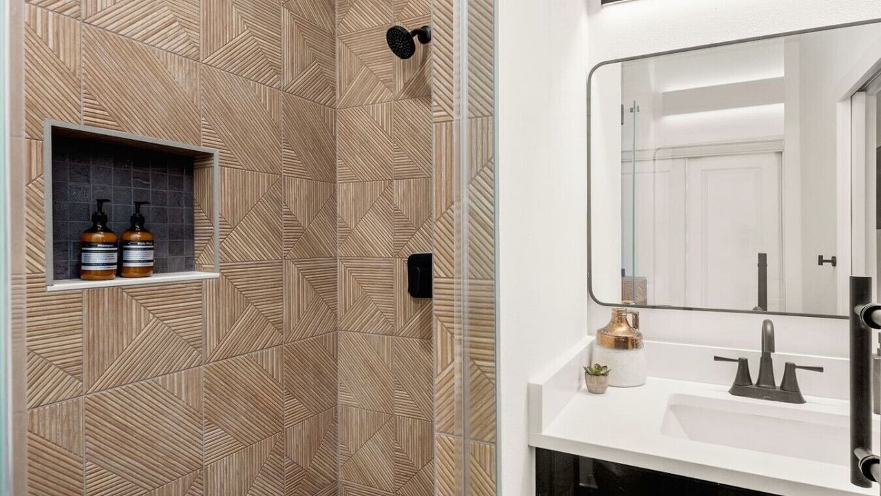 Photo of Bathroom in Nevada Street