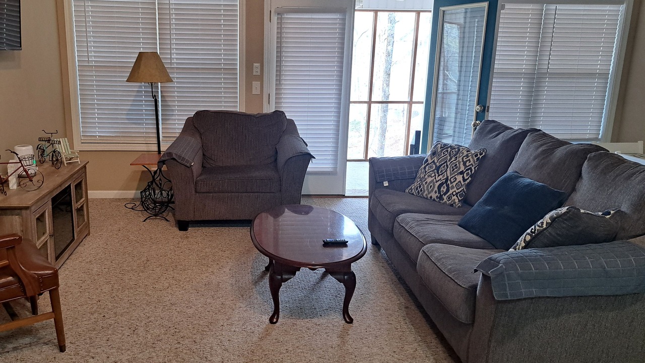 Photo of Livingroom in Wedowee