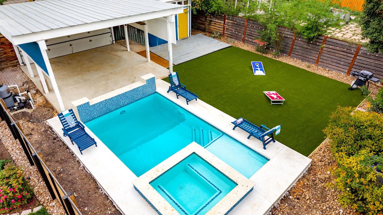 Photo of Others in Tobin Hill