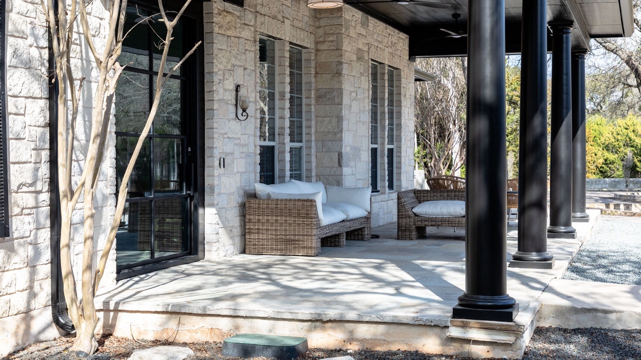 Photo of Patio Balcony in Shady Hollow