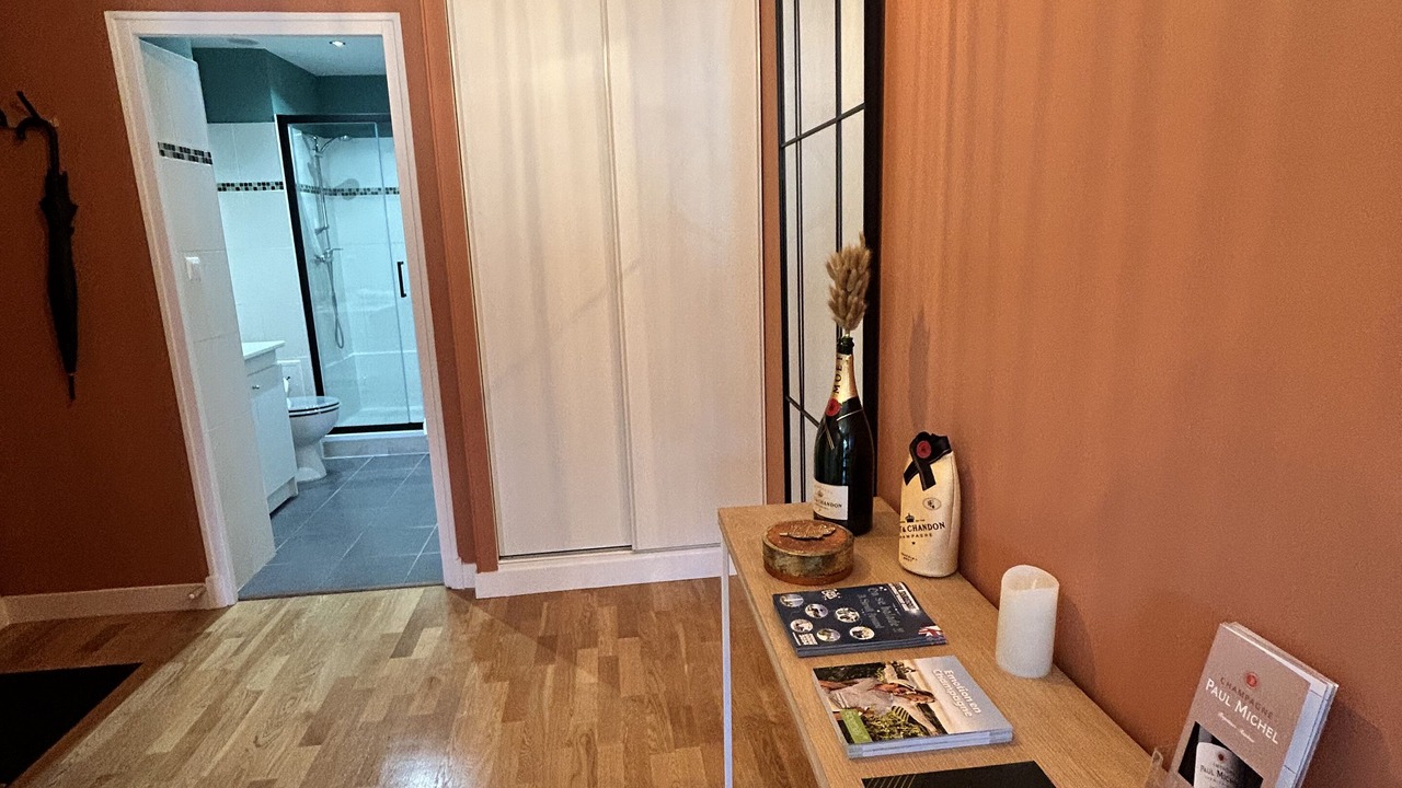 Photo of Others in Epernay