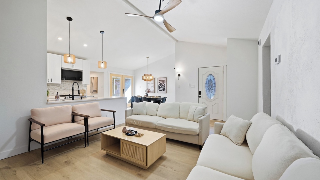 Photo of Livingroom in The Colony