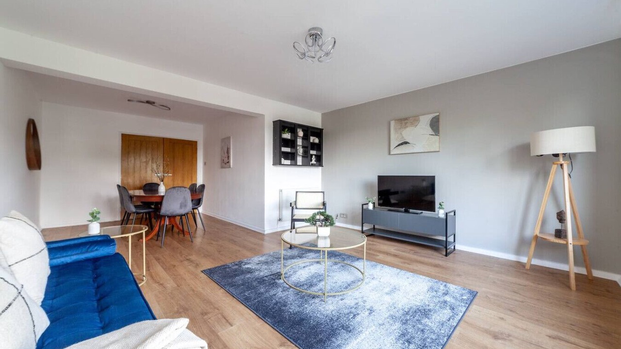 Photo of Livingroom in Ealing Broadway