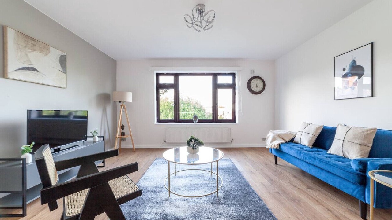 Photo of Livingroom in Ealing Broadway