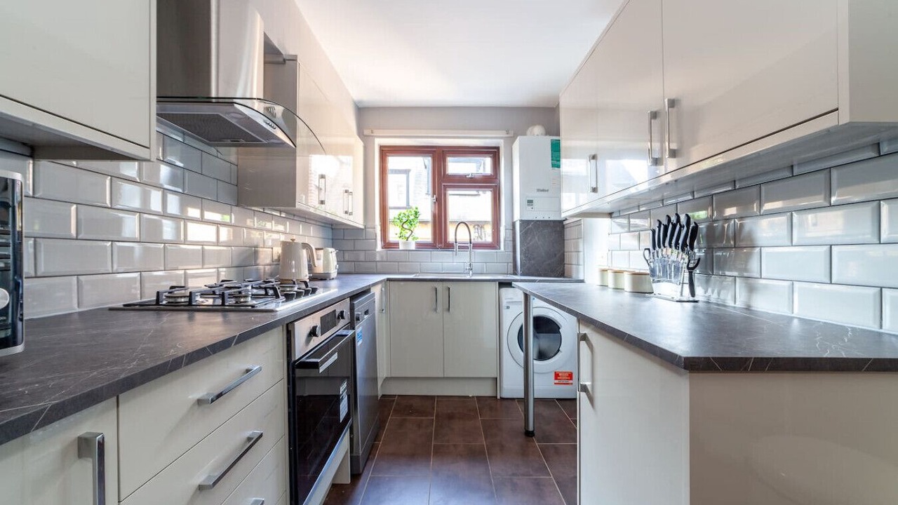 Photo of Kitchen in Ealing Broadway