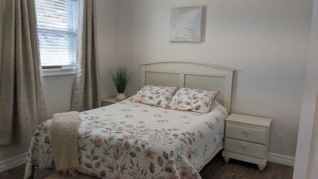 Photo of Bedroom in Burnt Cove