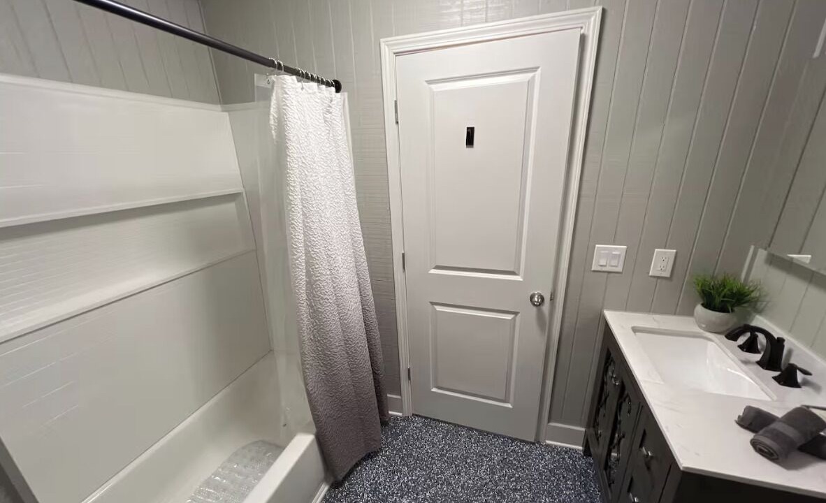 Photo of Bathroom in Lawrenceville