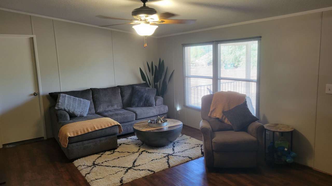 Photo of Livingroom in Tonto Basin