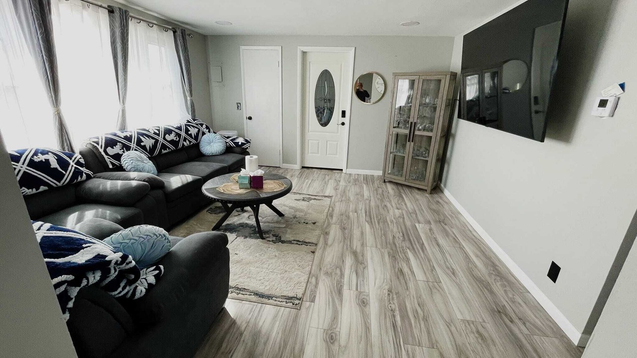 Photo of Livingroom in Orchard Park