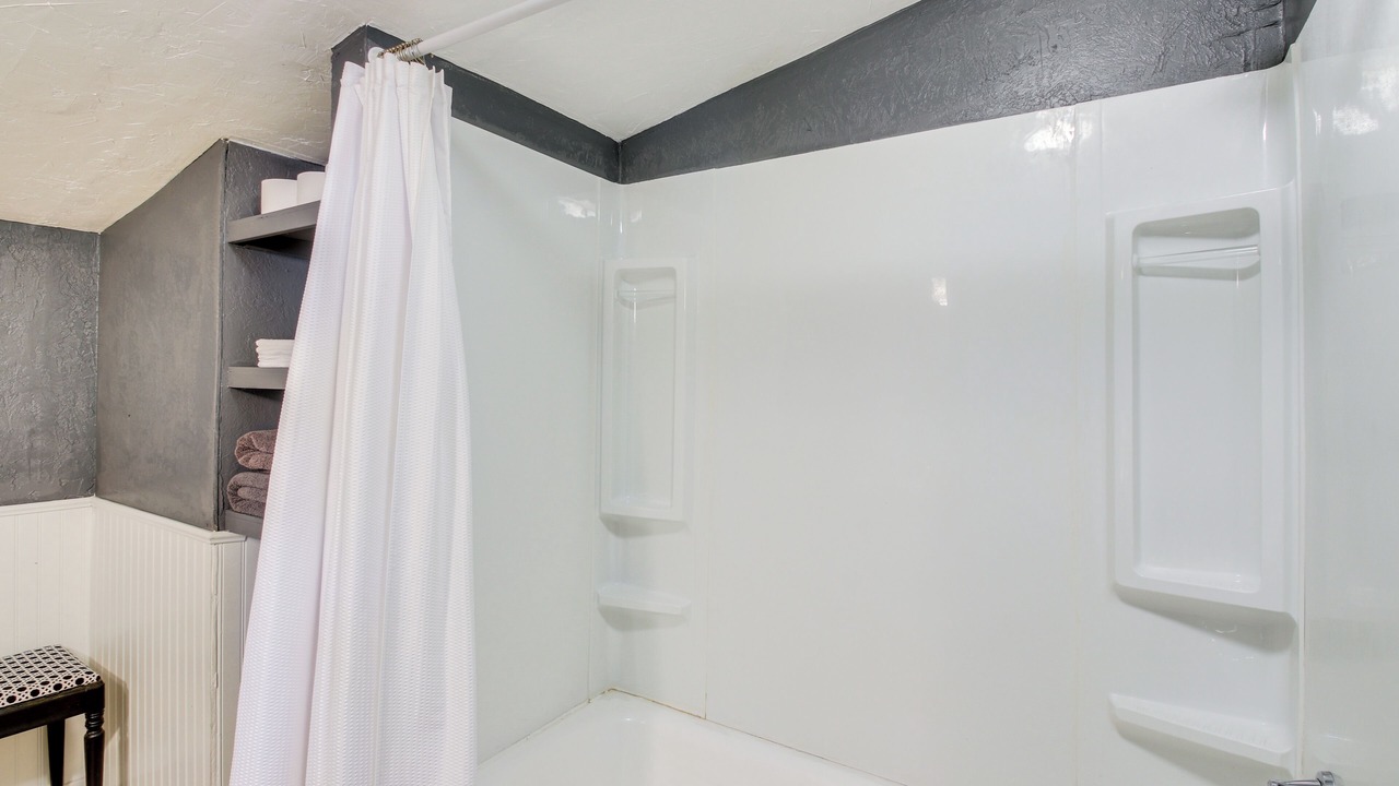Photo of Bathroom in Ninnekah