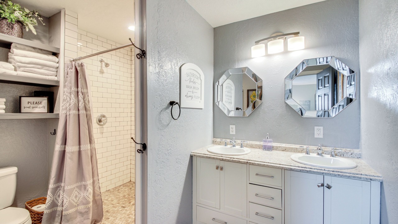 Photo of Bathroom in Ninnekah