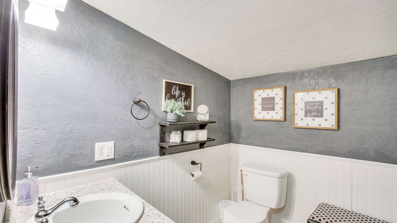 Photo of Bathroom in Ninnekah