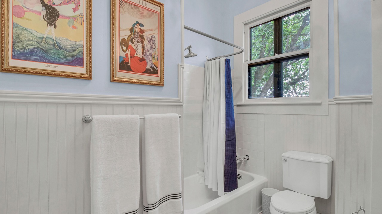 Photo of Bathroom in Arsenal