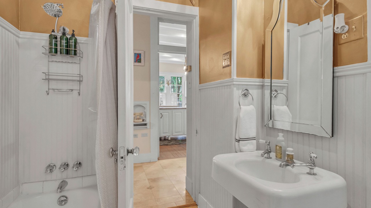 Photo of Bathroom in Arsenal