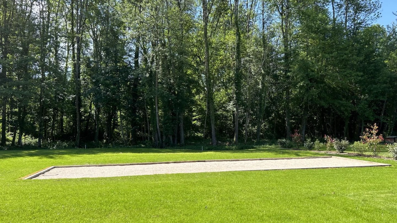 Photo of Others in Eguilly-sous-Bois