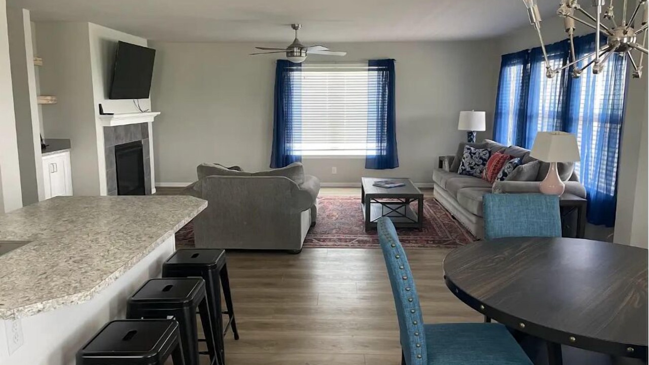 Photo of Livingroom in Lander