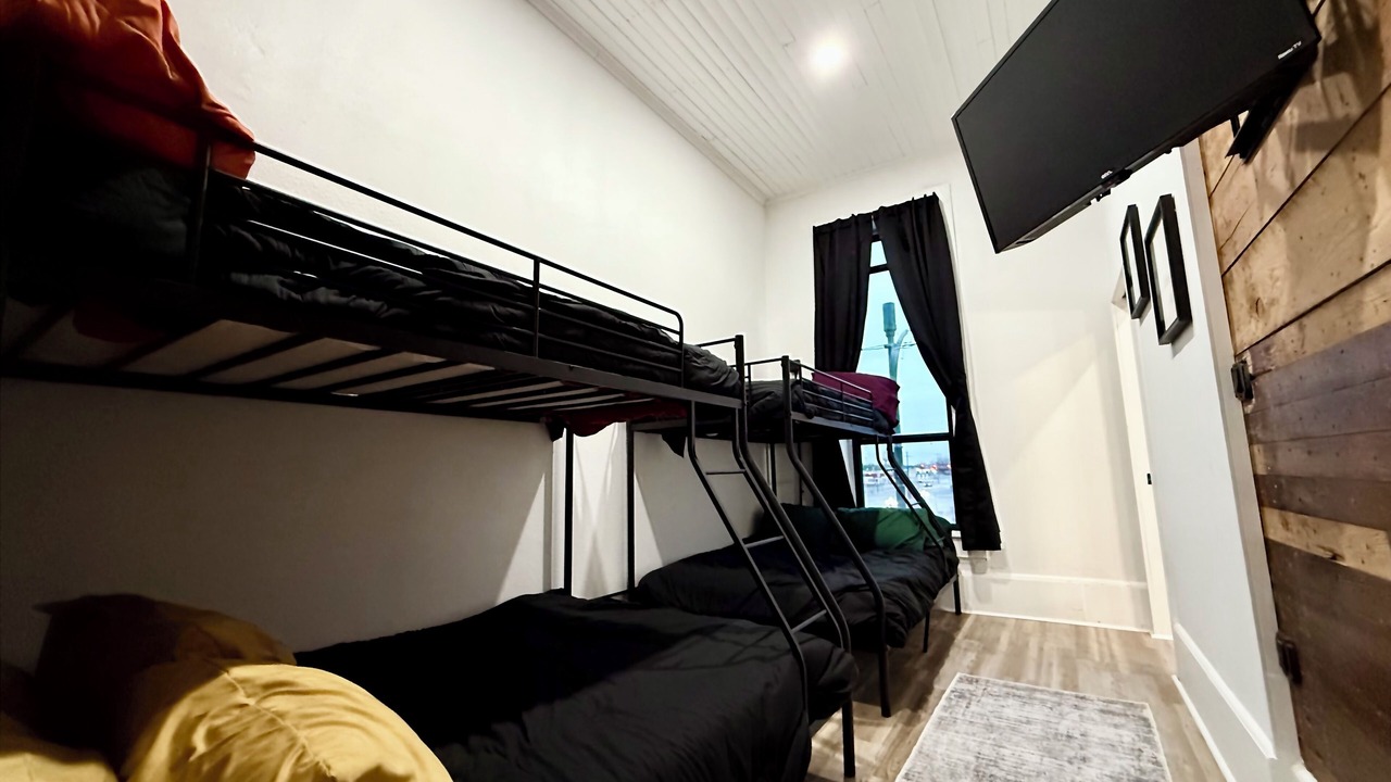 Photo of Bedroom in Jacksboro