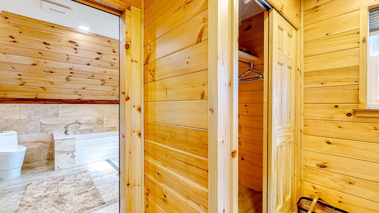 Photo of Bathroom in Rockwood