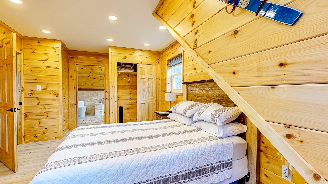 Photo of Bedroom in Rockwood