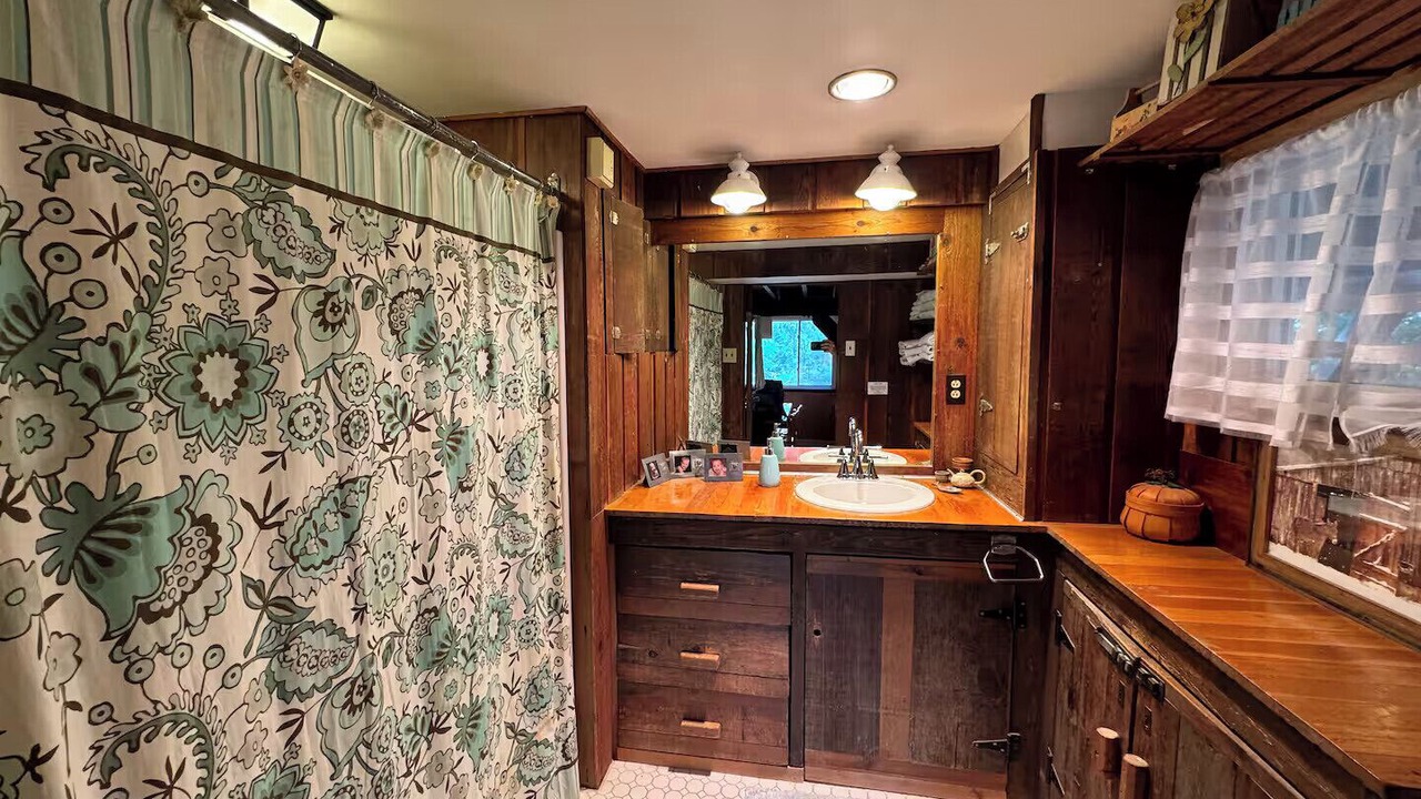 Photo of Bathroom in Berea