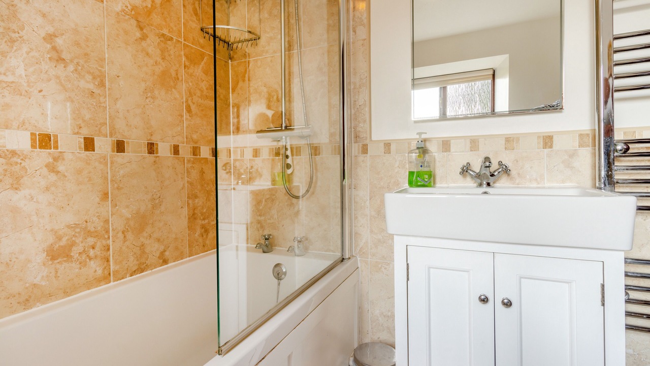 Photo of Bathroom in Llangorse