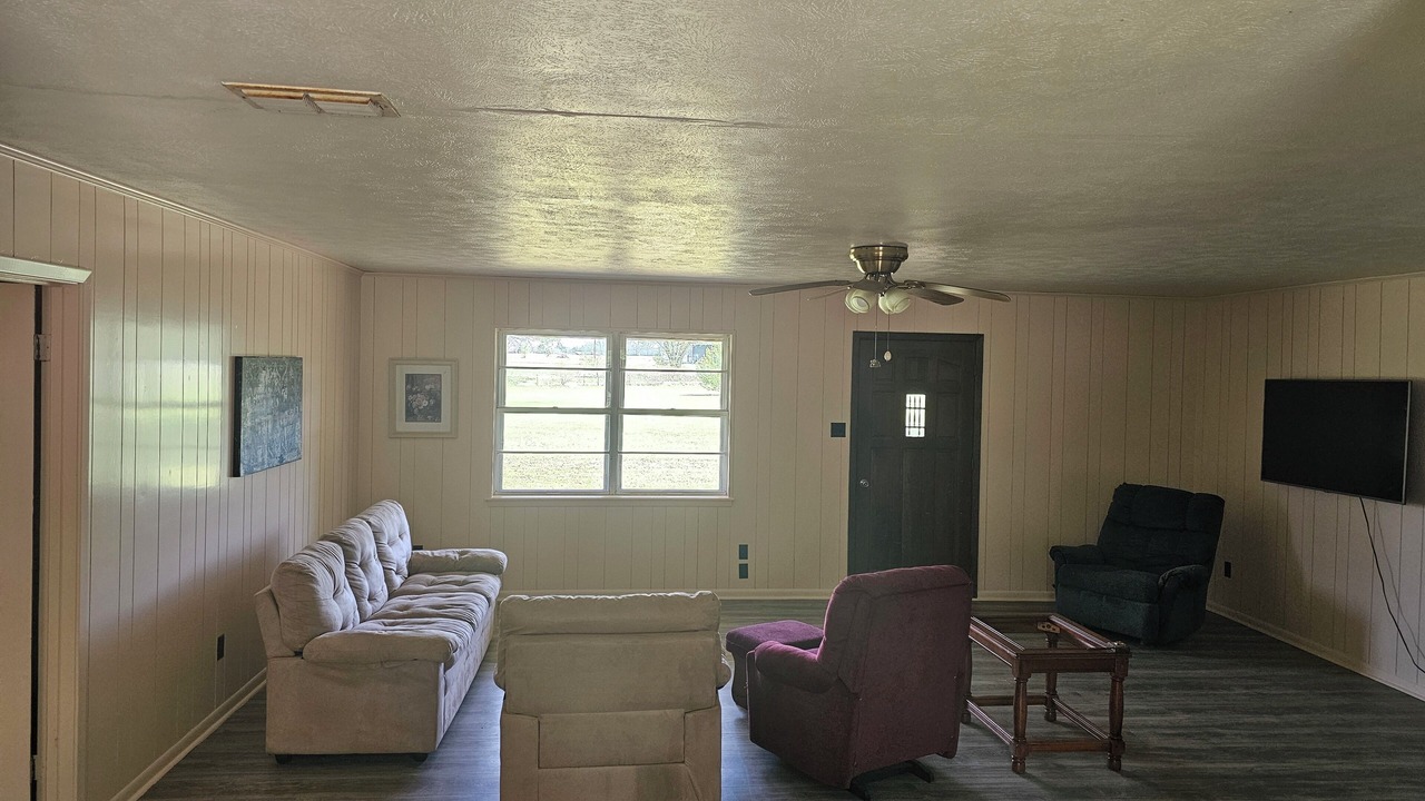 Photo of Livingroom in Canton