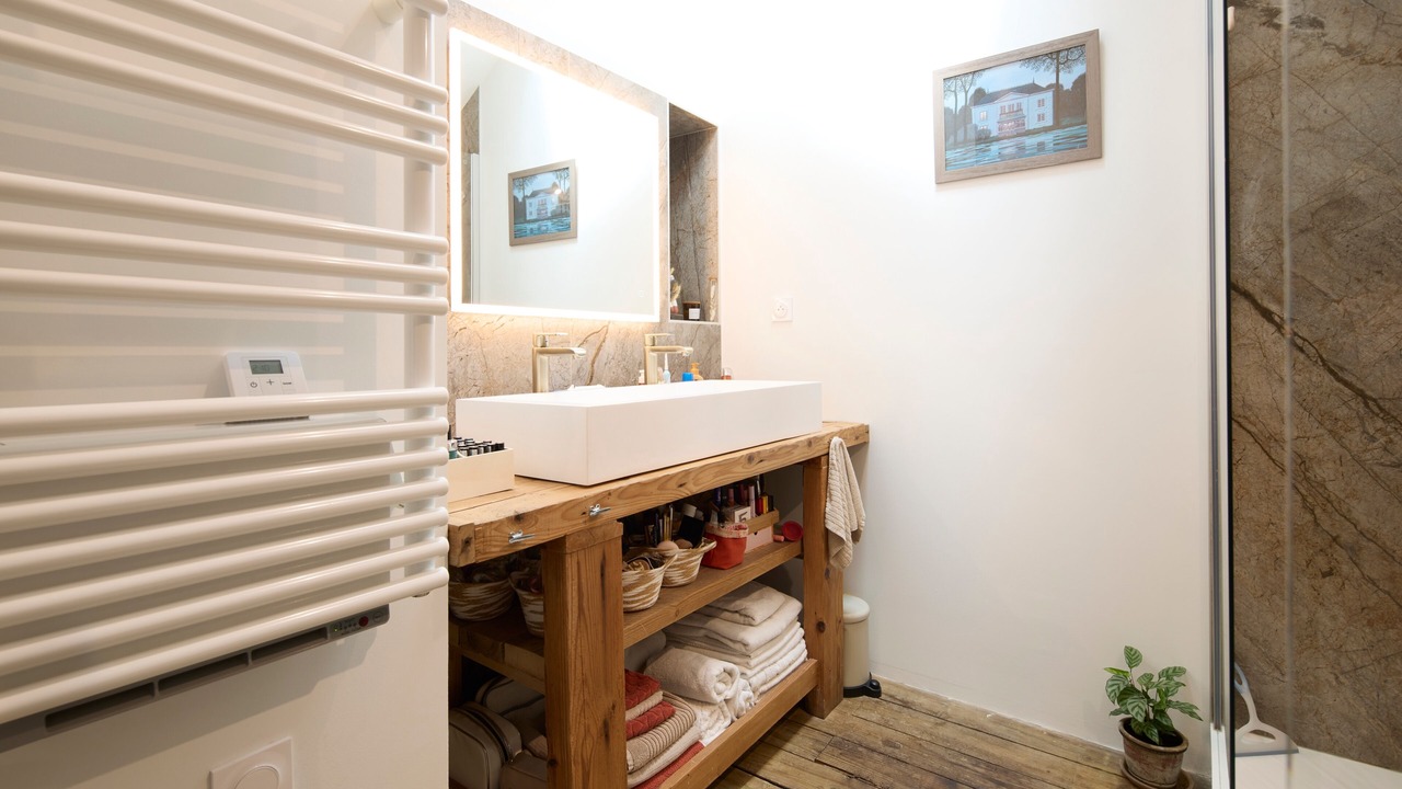 Photo of Bathroom in Boulevard des Poilus