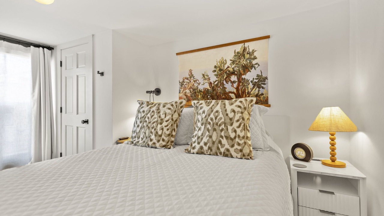 Photo of Bedroom in Newark