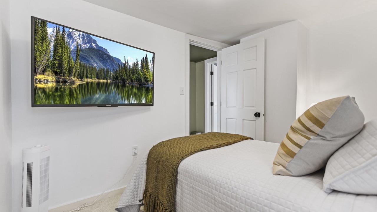 Photo of Bedroom in Newark