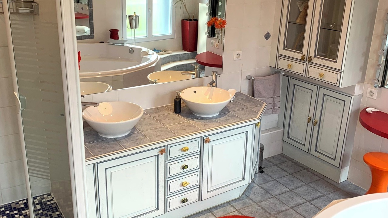 Photo of Bathroom in Issy-les-Moulineaux