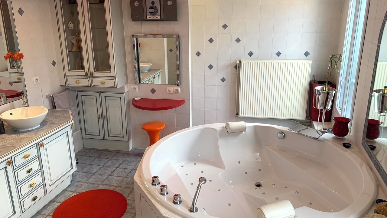 Photo of Bathroom in Issy-les-Moulineaux