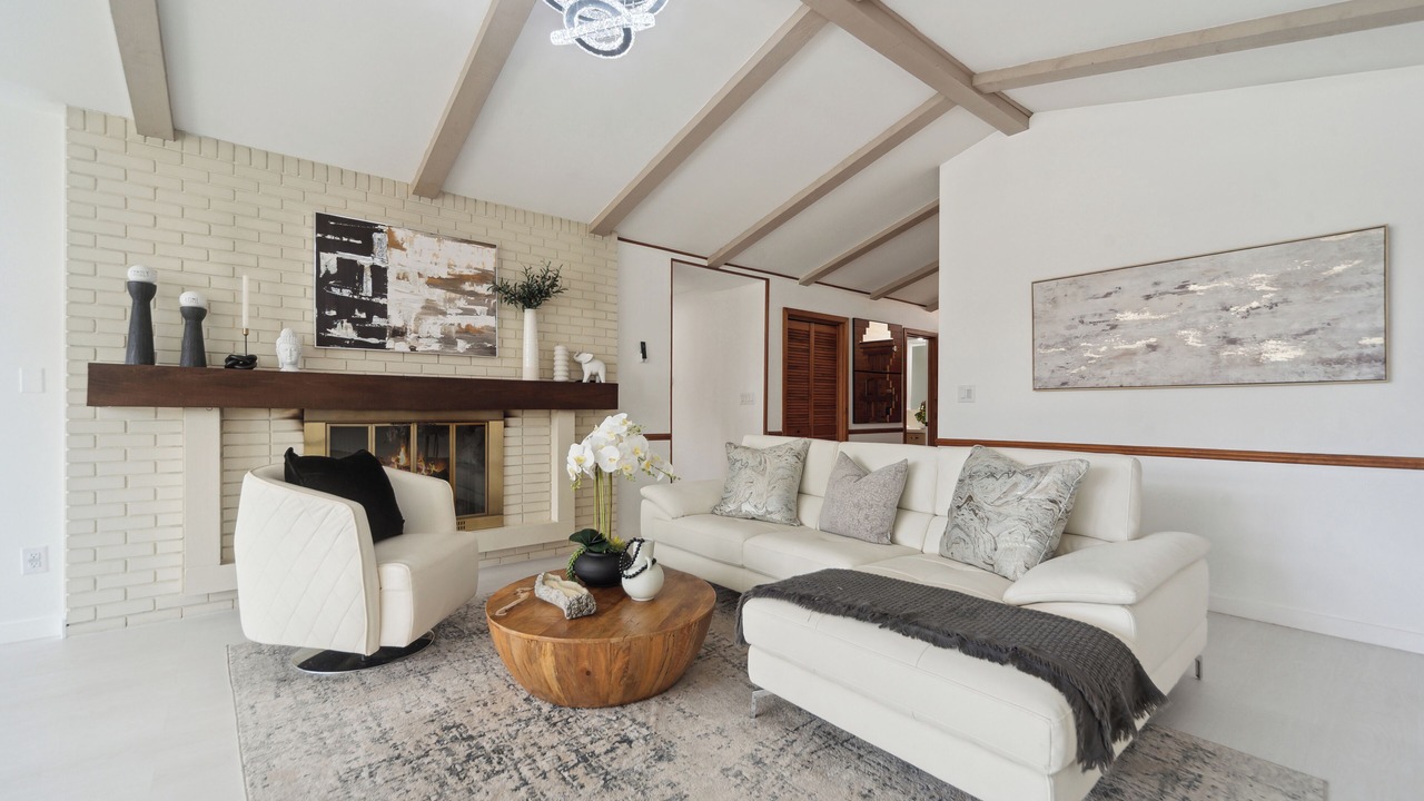 Photo of Livingroom in Battle Creek