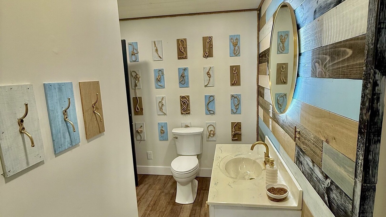 Photo of Bathroom in La Follette