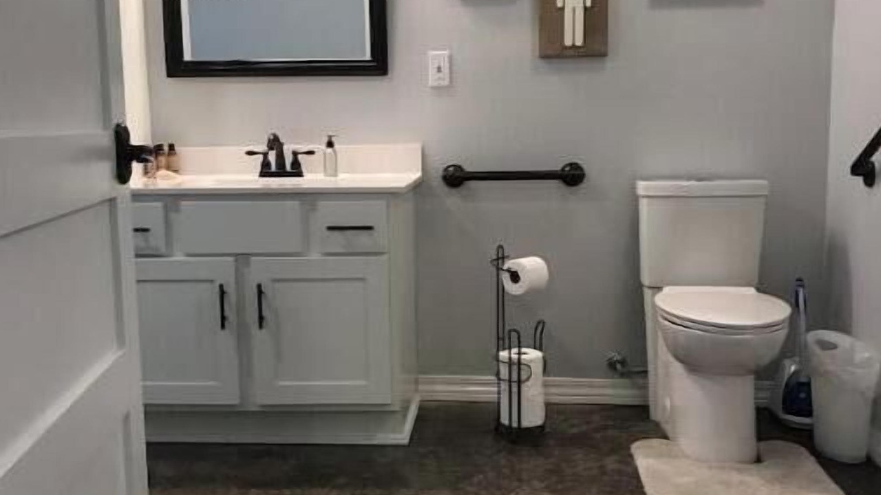 Photo of Bathroom in Van Buren