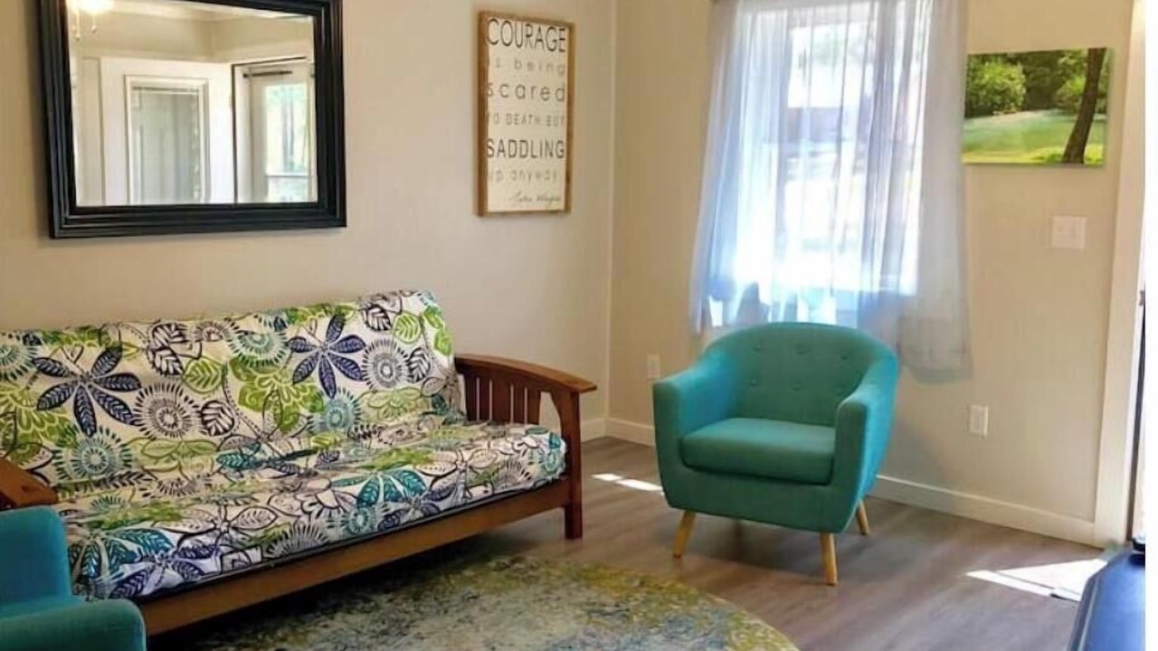 Photo of Livingroom in Van Buren