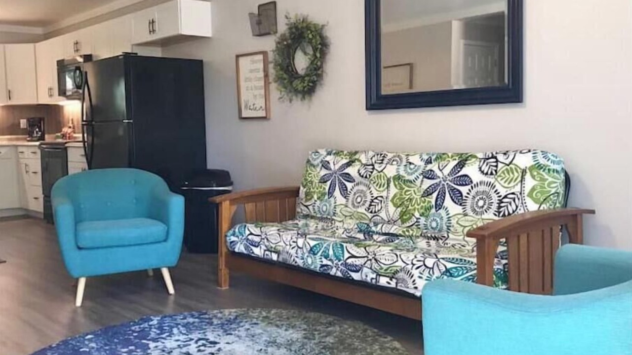 Photo of Livingroom in Van Buren
