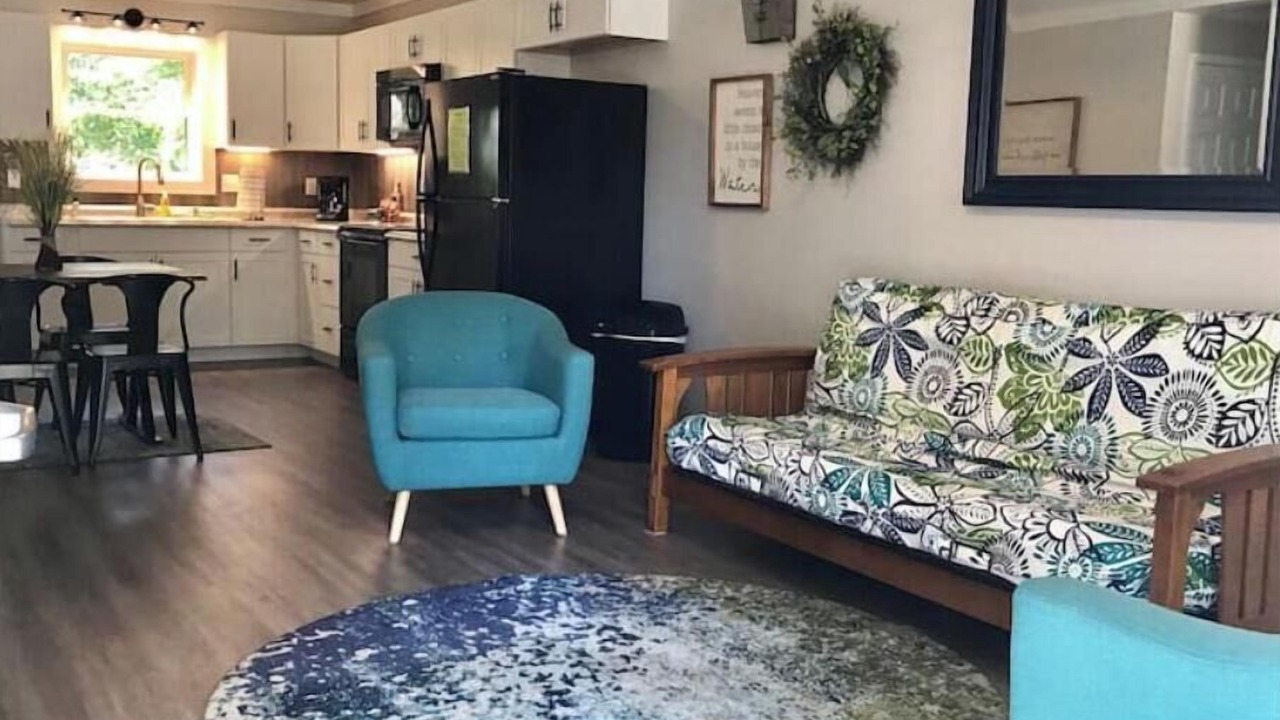 Photo of Livingroom in Van Buren