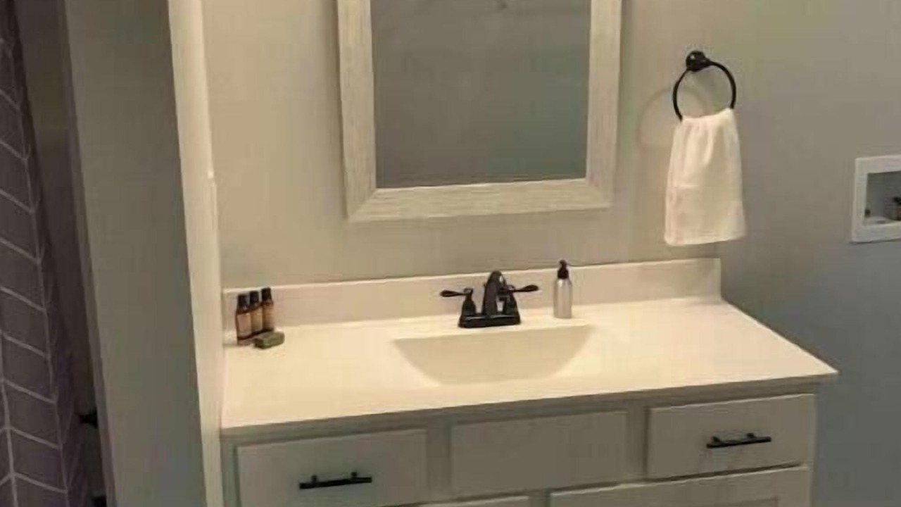 Photo of Bathroom in Van Buren