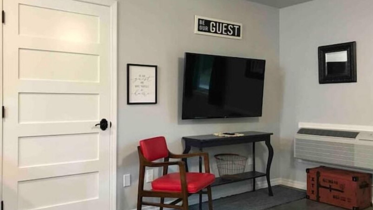 Photo of Others in Van Buren