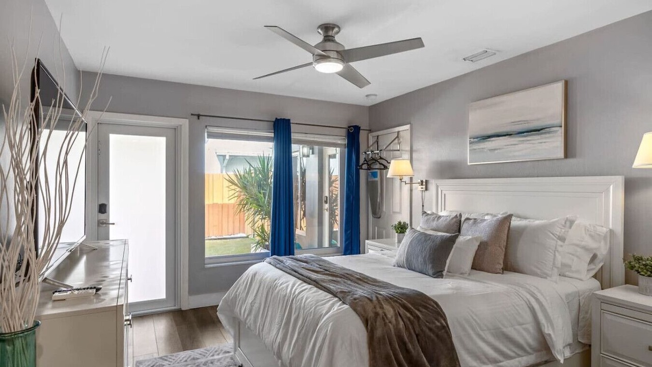 Photo of Bedroom in Lake Ridge