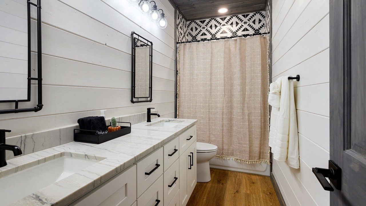 Photo of Bathroom in Pickens