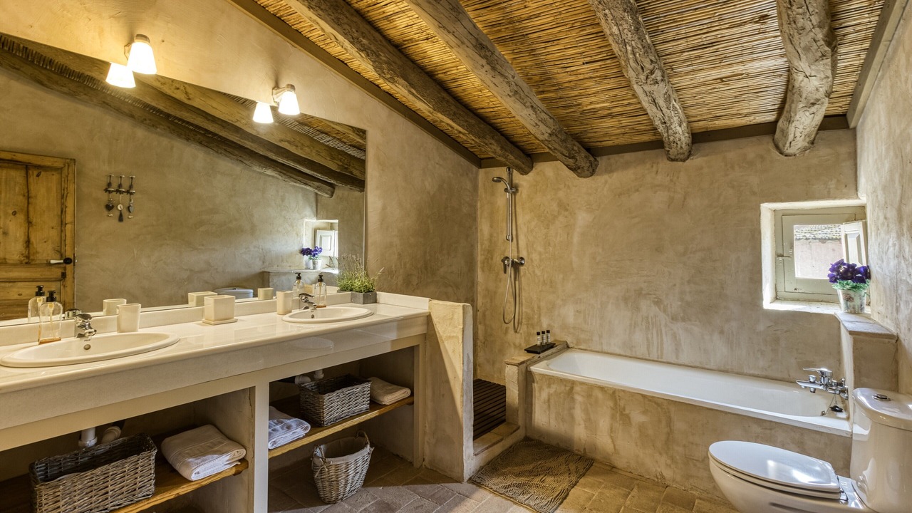 Photo of Bathroom in Riumors
