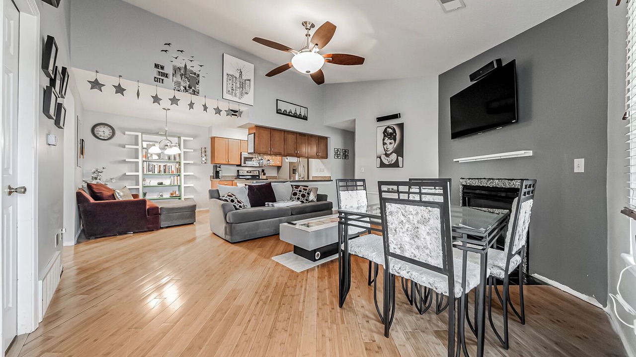 Photo of Livingroom in Fairview Park