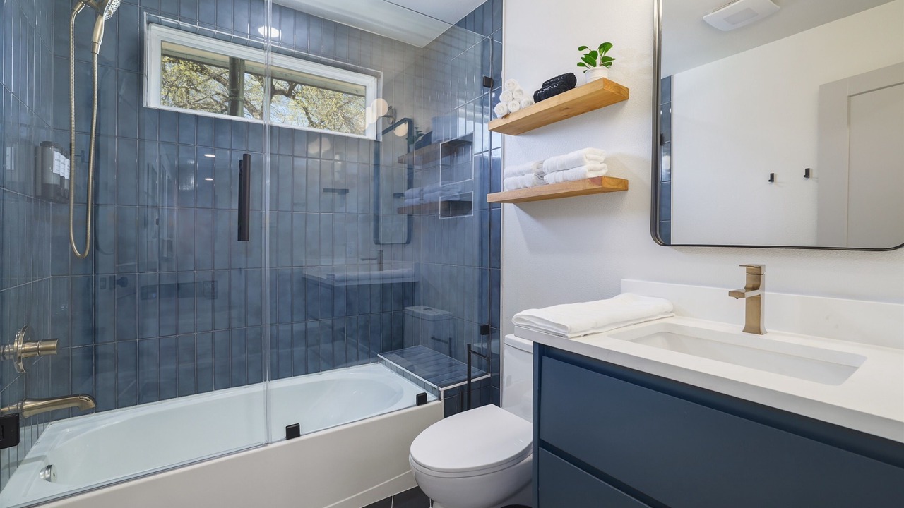 Photo of Bathroom in Holly