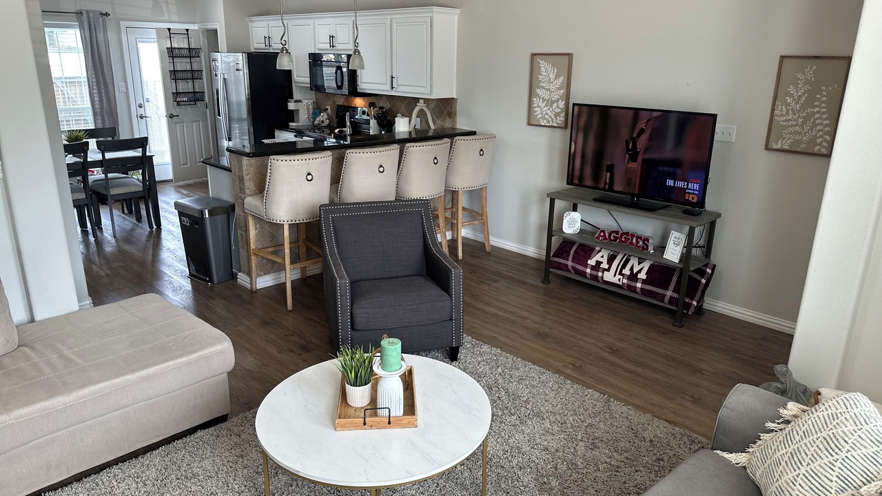 Photo of Livingroom in College Station