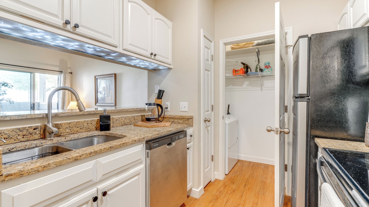 Photo of Kitchen in Village At Walnut Creek