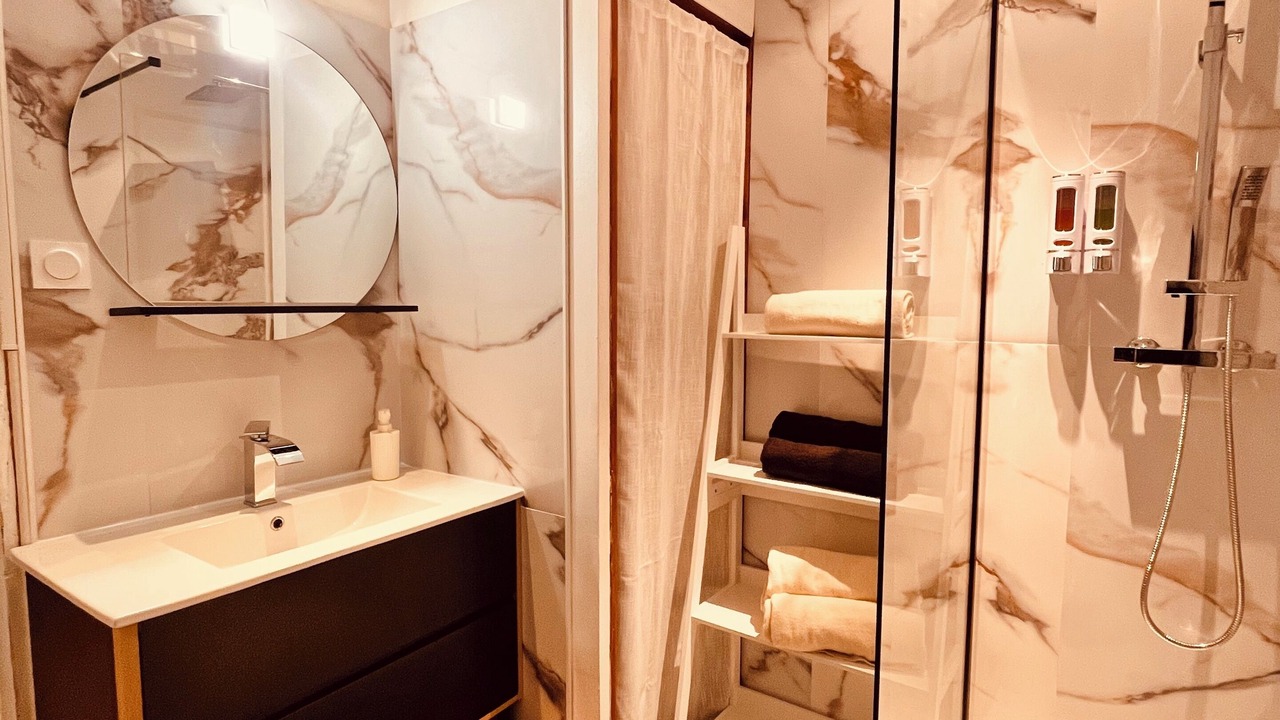 Photo of Bathroom in Faubourg