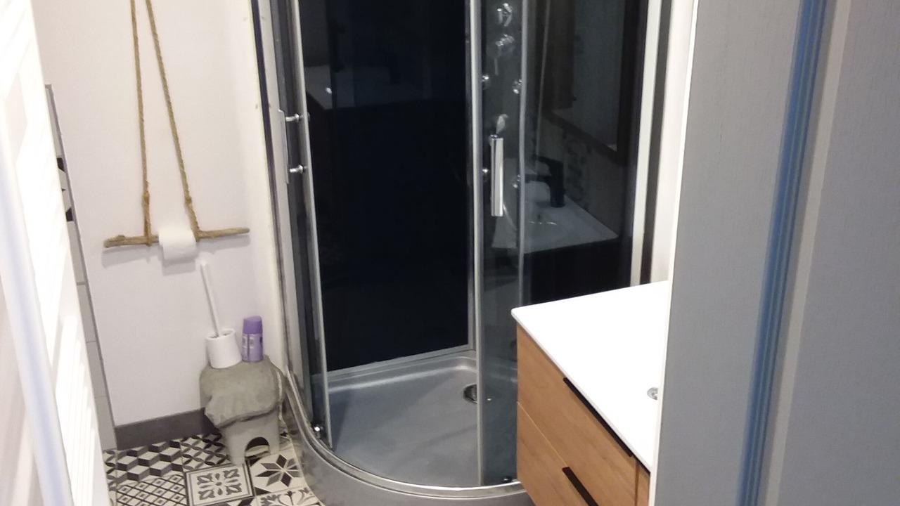 Photo of Bathroom in Ouveillan