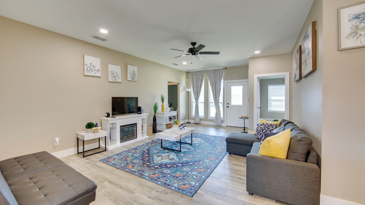 Photo of Livingroom in Lindale