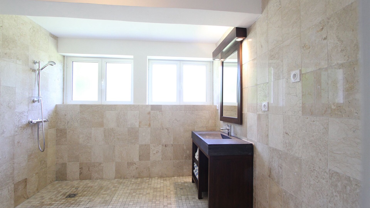 Photo of Bathroom in Saint-Aignan